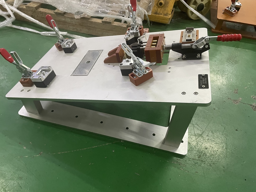 制作烧录测试治具时应注意哪些问题--鸿沃治具(图1)